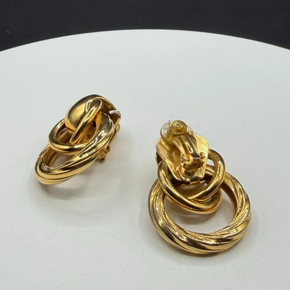 Gold Tone Chunky Interlocking Door Knocker Clip On Earrings Statement Jewelry